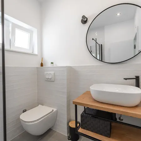 Bernie With A Pool * Zara