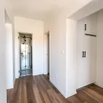 Apartman Bernie With A Pool *