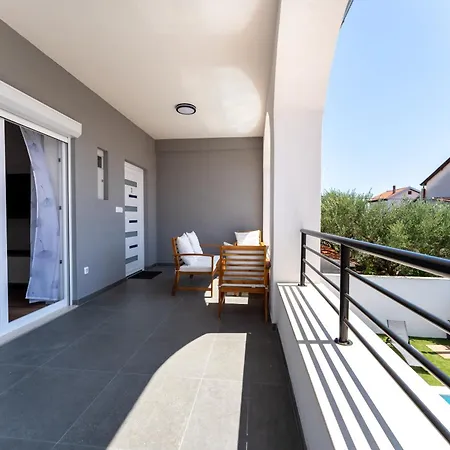 Bernie With A Pool Zadar