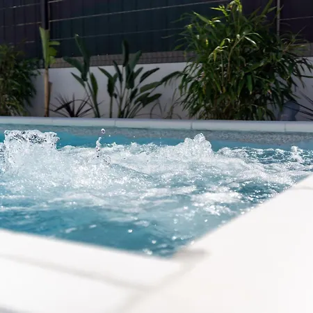 公寓 Bernie With A Pool