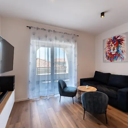 公寓 Bernie With A Pool *