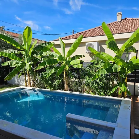 Bernie With A Pool * Zadar