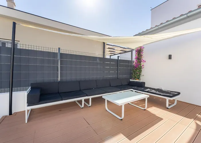 Lägenhet Bernie With A Pool Zadar